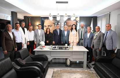 Özlem Çerçioğlu, AK Parti İl Başkanlığını ziyaret etti