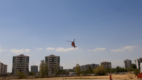 Ambulans helikopter, kalp krizi geçiren hasta için havalandı