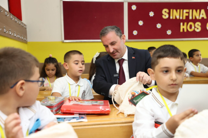 Sultanbeyli’de okula yeni başlayan tüm öğrencilere ücretsiz kırtasiye seti