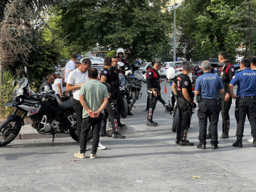 Devrilen motosikletteki 2 Yunus polisi yaralandı
