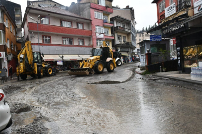 Zonguldak'ta sağanak; sürücüler zor anlar yaşadı