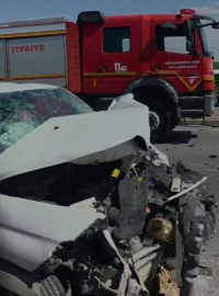 Kızlarını üniversiteye kaydettirmek için çıktıkları yolda kaza yaptılar; 1 ölü, 3 yaralı