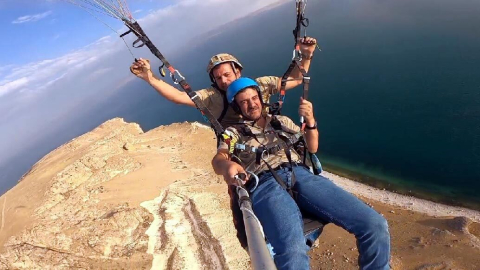 Yamaç paraşütü tutkunları, Van semalarında uçtu