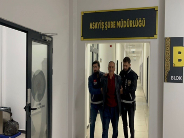 Hastane önünde husumetlisini bıçaklayan sanığa hapis ve tahliye