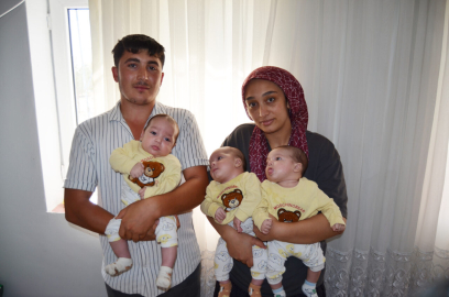 Üçüzleri olan baba, işi bırakıp bebek bakmak zorunda kaldı