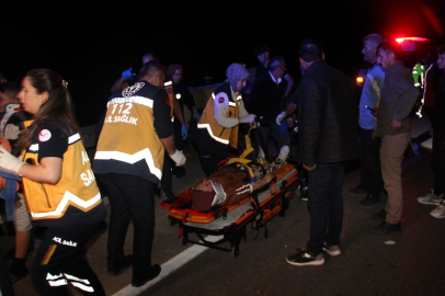 Sivas'ta 2 otomobil ve 1 traktör kazaya karıştı; 10 yaralı