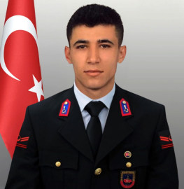 Uygulama noktasında otomobilin çarptığı uzman çavuş şehit oldu (3)