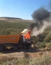 Yanan kamyonun şoförü hayatını kaybetti