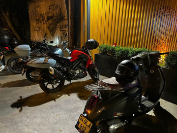 İstanbul - Sarıyer Sahilyolu'nda kaldırıma park edilen 22 motosiklete ceza