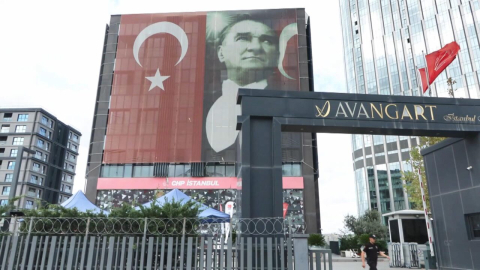 İstanbul - Gürsel Tekin CHP'nin Sarıyer'deki eski İl Başkanlığı binasında