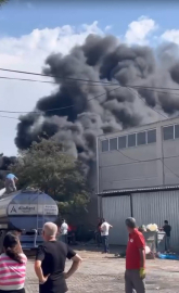 İzmir'de lastik deposunda yangın