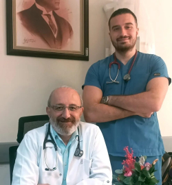 Doktor baba-oğul aynı hastanede hizmet veriyor