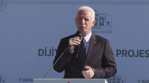 İstanbul - Vali Gül: 'Dijital İstanbul' projesinde 603 camimize 225 türbemize karekod yerleştirildi