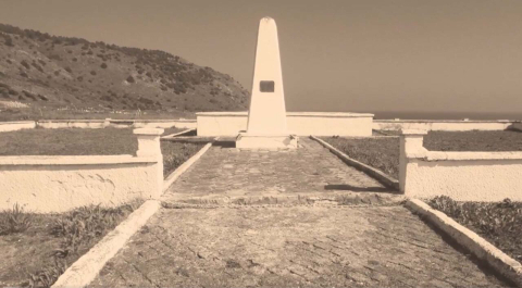 Bakan Tunç: Demokrasi şehitlerimizin kabirlerini Vefa Anıtına dönüştürdük