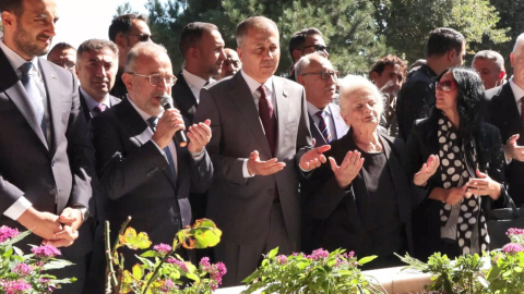 İstanbul- Adnan Menderes ölümünün 64'üncü yıl dönümünde mezarı başında anıldı