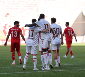 Sivasspor, Şiran Yıldız Spor'u 2-1 mağlup ederek bir üst tura yükseldi
