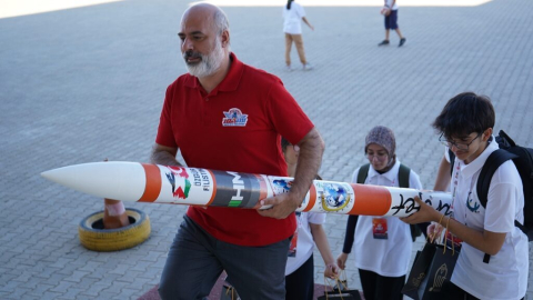 TEKNOFEST'te hazırladıkları roketi 1670 metre uçurup, tam kurtarma gerçekleştirdiler