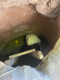 Rüyasında define görüp oturduğu evde kaçak kazı yapan anne ile oğluna gözaltı