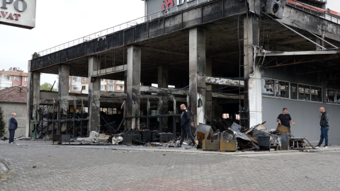 Trabzon'da yanan alışveriş merkezindeki hasar görüntülendi