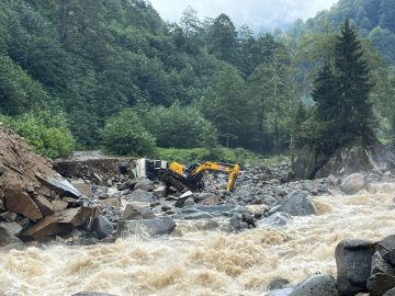 Rize'de yağış, sel ve heyelana neden oldu (6)