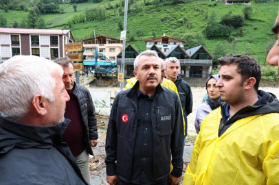 Rize'de yağış, sel ve heyelana neden oldu, vali incelemelerde bulundu (4)