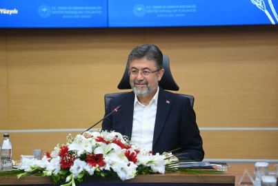 Bakan Yumaklı: Uşak'a can suyu olacak Baltalı Göleti'nden su aktarılmaya başlandı