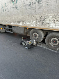 TIR ile motosiklet çarpıştı: 1 ölü, 1 yaralı