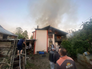 Yangında evli çift yaşamını yitirdi