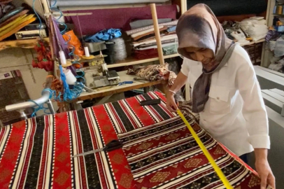 'Kadın işi değil' diyenlere inat 21 yıldır marangozluk yapıyor