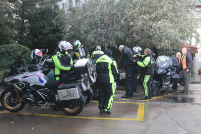 Almanya'dan gelen motosiklet tutkunları İzmir'de; 84 yaşında, 6 bin kilometre katedecek