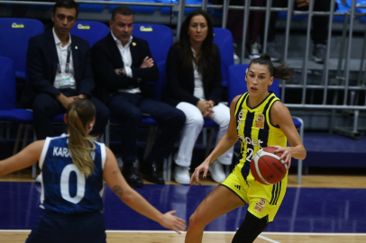 Fenerbahçe Opet lige galibiyetle başladı