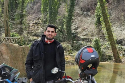 Refüje çarpan motosikletin sürücüsü öldü