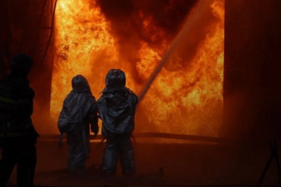 Zelenskiy: Ruslar 500'e yakın İHA ve 50'den fazla füze ile saldırı düzenledi