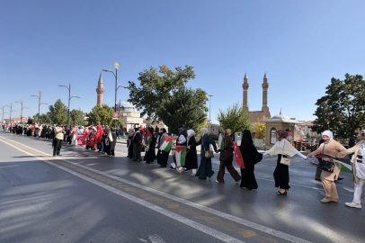 Sivas'ta kadınlardan Filistin için 'sessiz' zincir