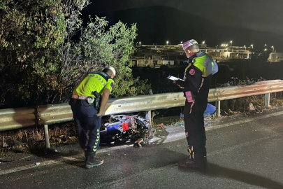 İzmir’de kamyonet ile elektrikli bisiklet çarpıştı: 1 ölü, 1 yaralı