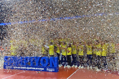 Fenerbahçe Medicana şampiyonluk kupasını aldı