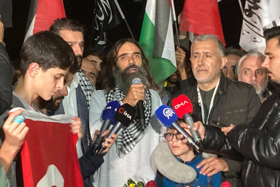 Gazze’ye giden aktivist Özkan yurda döndü: Sumud Filosu’yla İsrail’in zorbalığına büyük bir darbe vuruldu