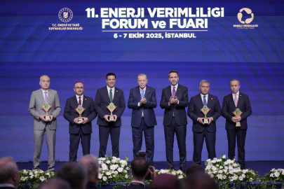 Enerji verimliliği alanında fark yaratan sanayi kuruluşları ödüllerini aldı.