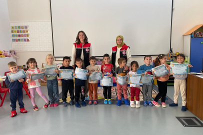 Minik Kalpler Sevgide Buluştu: Refahiye’de Hayvan Sevgisi Semineri