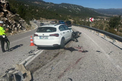 Otomobil ile motosiklet çarpıştı; 1 ölü, 1 yaralı