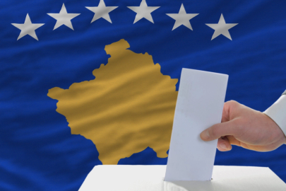 Kosova'da halk yerel seçim için sandık başında