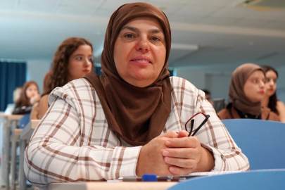 Yıllar sonra üniversite hayalini gerçekleştirdi, kızının mezun olduğu bölümü kazandı