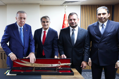 Cumhurbaşkanı Erdoğan, Trabzonspor heyetiyle bir araya geldi