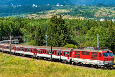 Slovakya’da tren kazası: 66 yaralı
