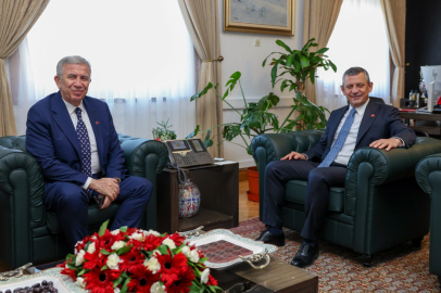 Özgür Özel, Mansur Yavaş ile bir araya geldi