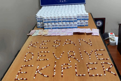 Park halindeki araçta 16 bin 744 sentetik hap ele geçirildi