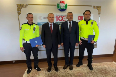 Tünelde arızalanan beton mikserini, Cumhurbaşkanı konvoyunun geçişi öncesi fark edip önlem alan polislere ödül