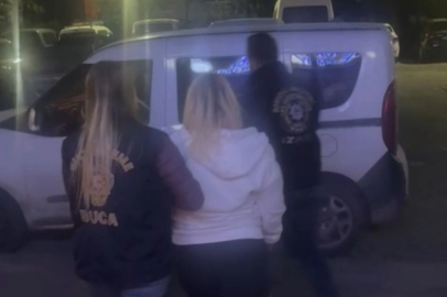 İzmir’de 76 bin 838 adet sentetik ecza hapı ele geçirildi