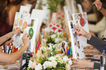 Cildin Her Dönemine Eşlik Eden Işıltı