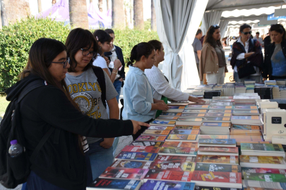 İZKİTAPFEST-İzmir Kitap Fuarı 6'ncı kez kapılarını açtı